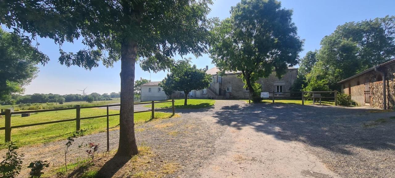Le Logis Des Chons A La Campagne A Saint Hilaire Du Bois - Lys Haut Layon Le Plessis  Экстерьер фото