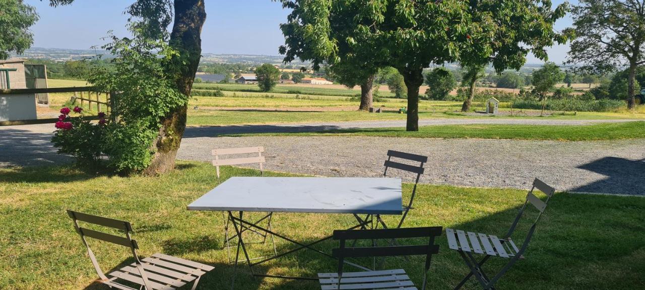 Le Logis Des Chons A La Campagne A Saint Hilaire Du Bois - Lys Haut Layon Le Plessis  Экстерьер фото